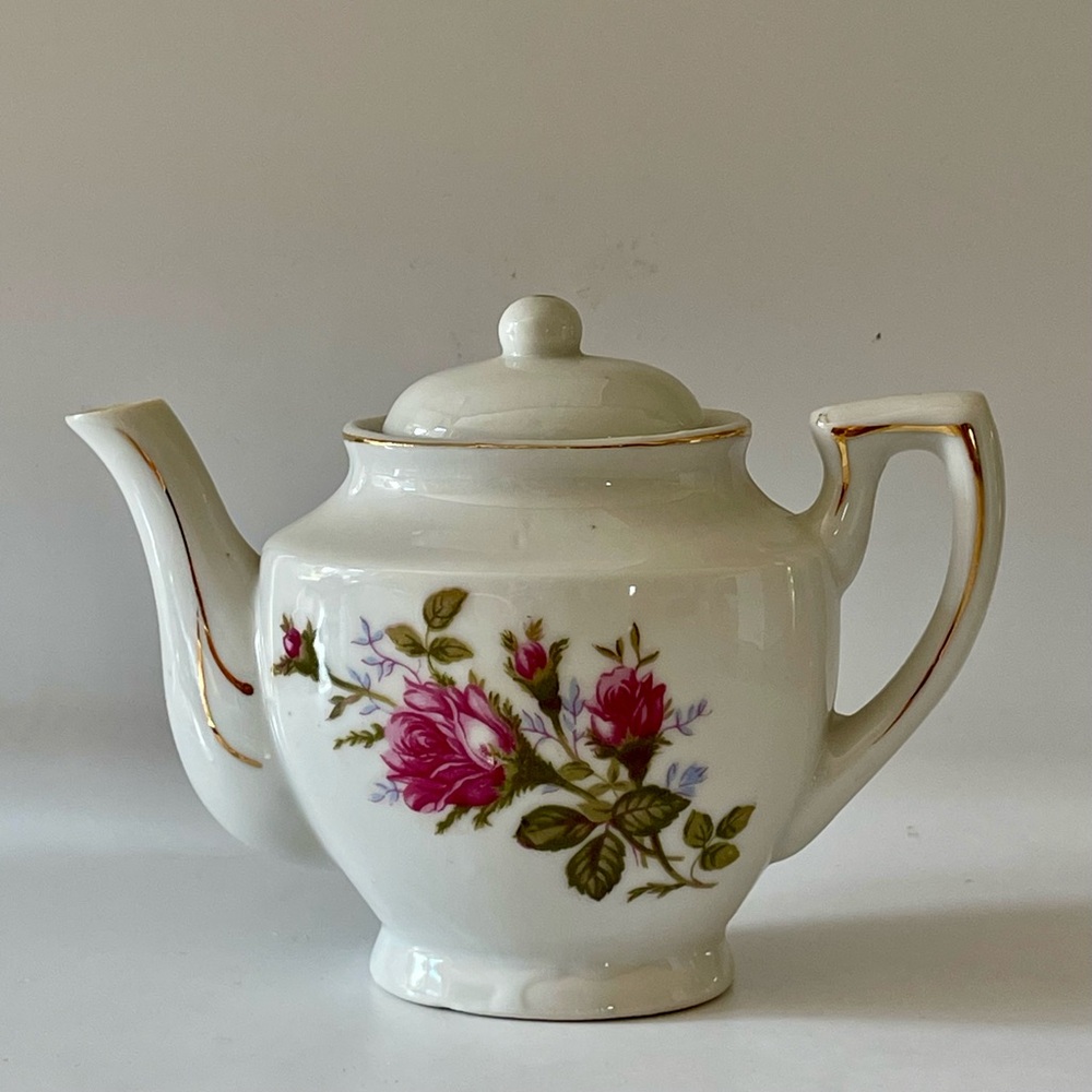 Moss Rose Porcelain Floral Teapot with Pink Roses